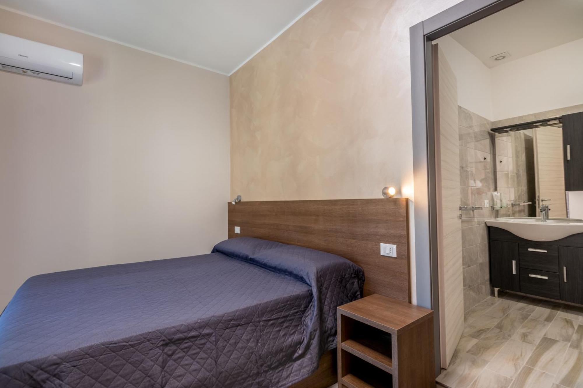 Hotel Ristorante La Mimosa Lamezia Terme Exteriör bild