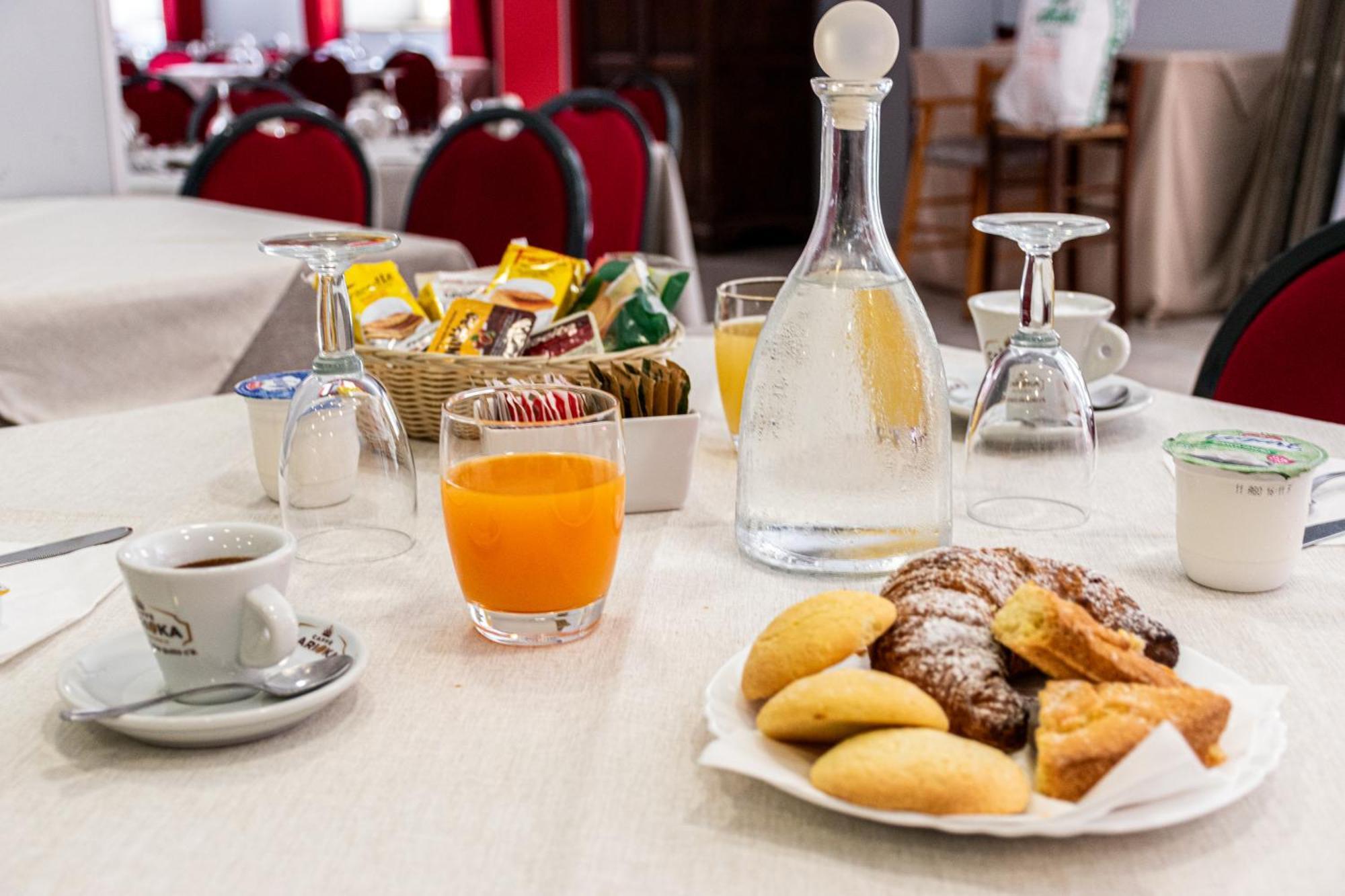 Hotel Ristorante La Mimosa Lamezia Terme Exteriör bild