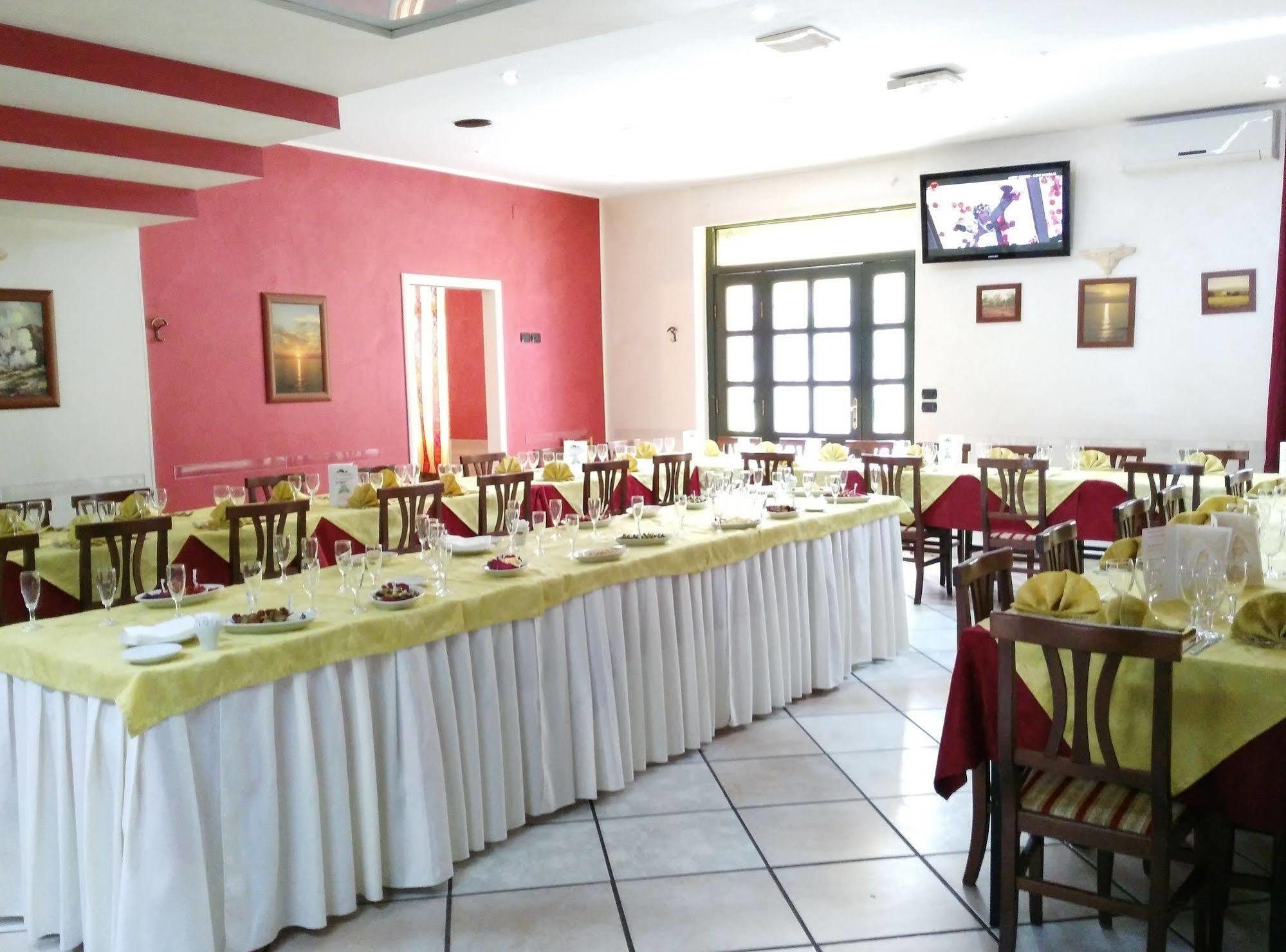 Hotel Ristorante La Mimosa Lamezia Terme Exteriör bild