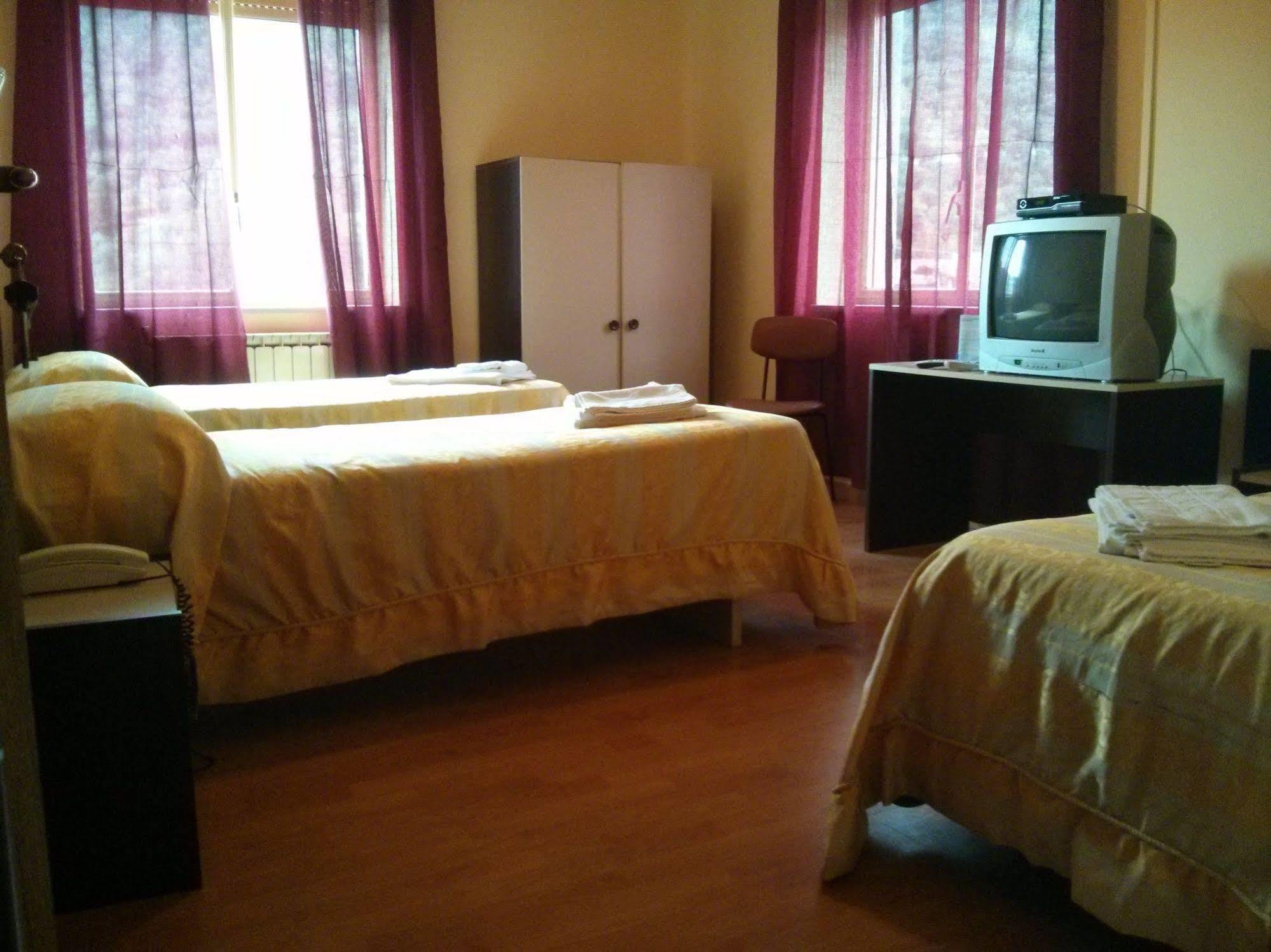 Hotel Ristorante La Mimosa Lamezia Terme Exteriör bild